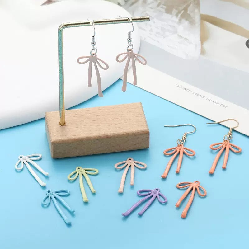 Long Ribbon Charm