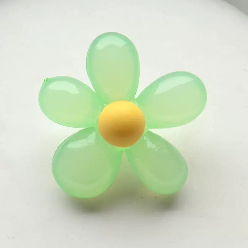 Daisy Acrylic Beads — 10 Pieces