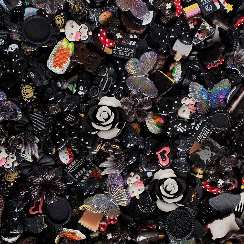 Chunky junk charms (20 pieces) — 10 Colors